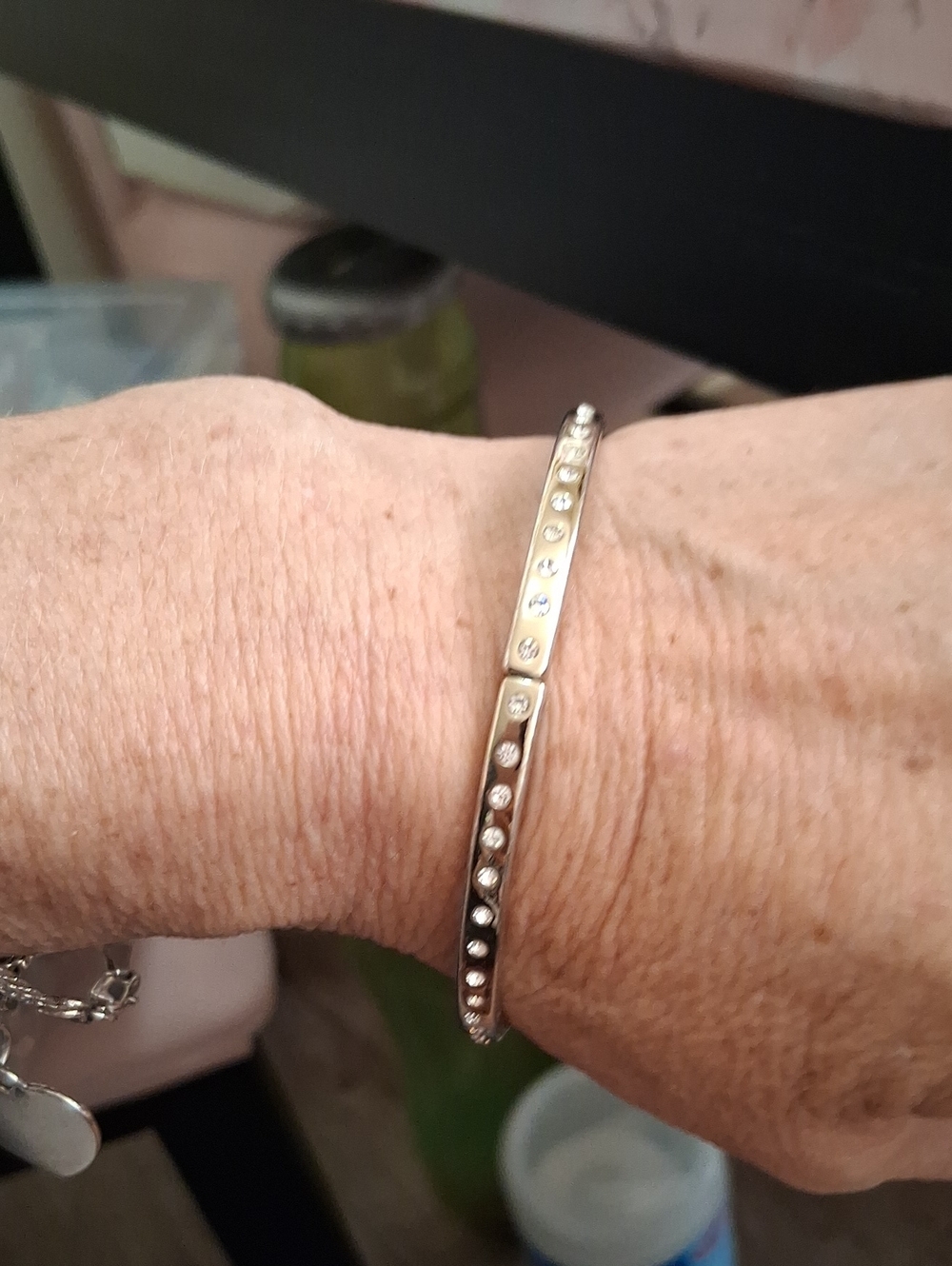 Elegant Silver Crystal-Accented Streatch Bracelet